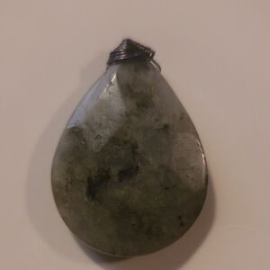 Big/heavy Teardrop labradorite Pendant